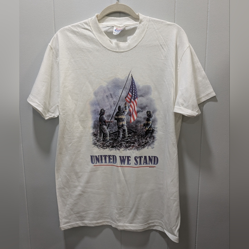 Adult T-shirt commemorating 9-11. Size M. White